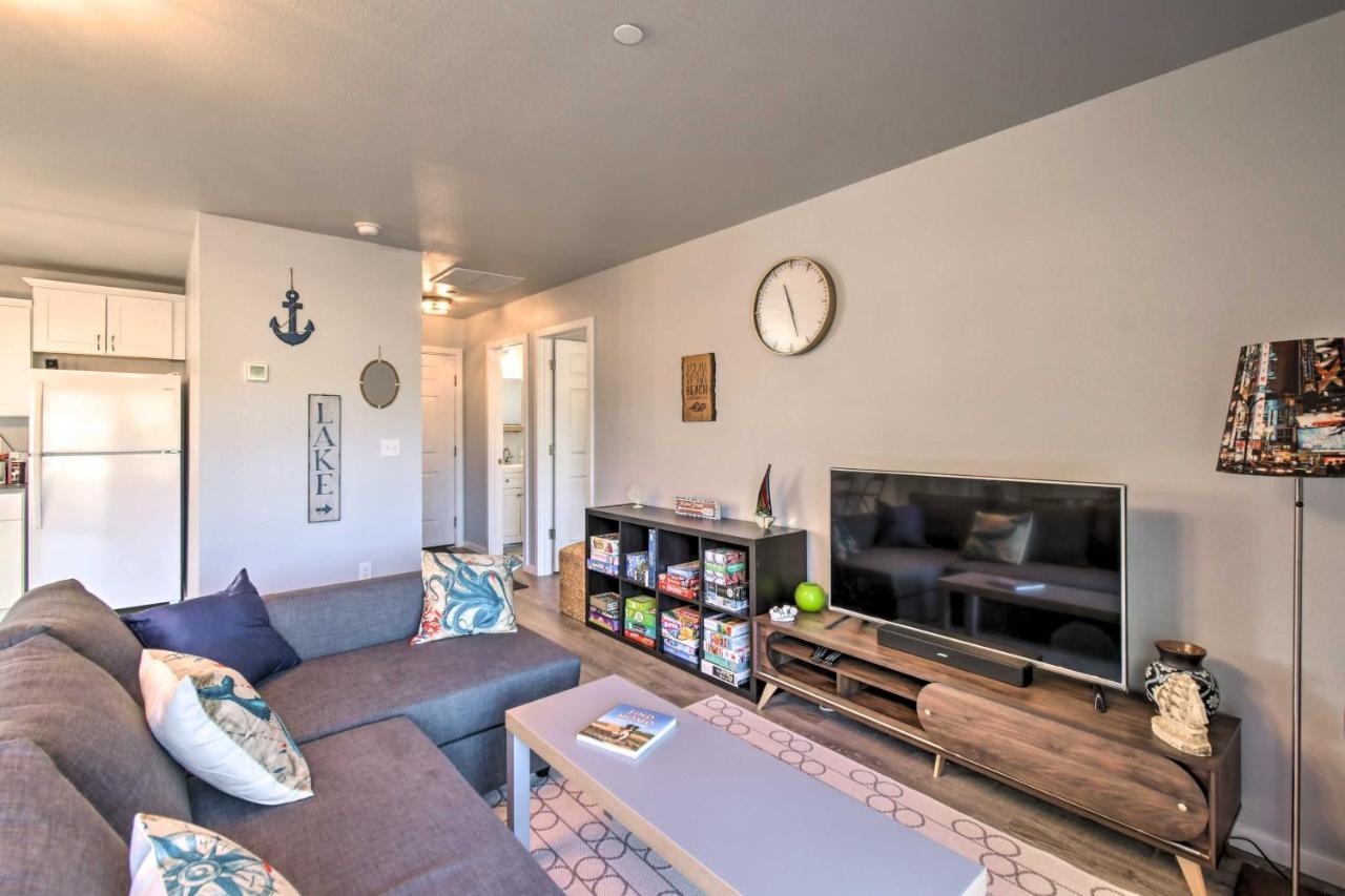 Canal Cottage Retreat With Dock And Waterfront Views Ocean Shores Esterno foto