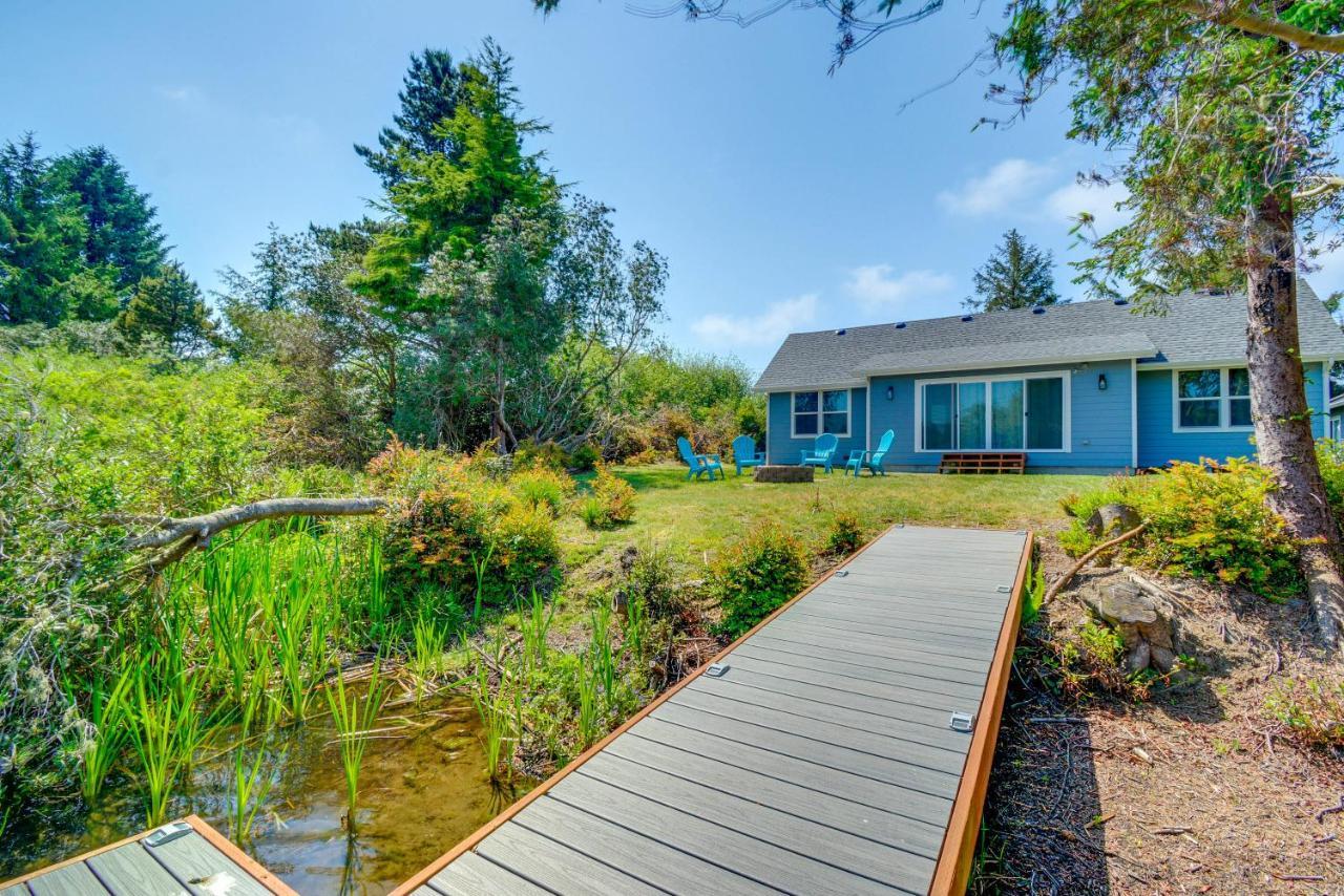 Canal Cottage Retreat With Dock And Waterfront Views Ocean Shores Esterno foto