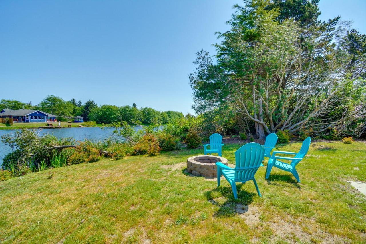 Canal Cottage Retreat With Dock And Waterfront Views Ocean Shores Esterno foto