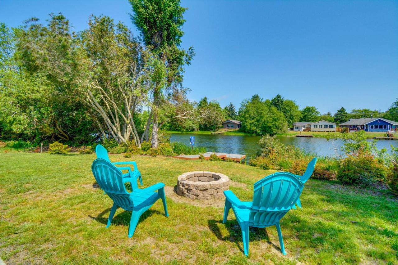 Canal Cottage Retreat With Dock And Waterfront Views Ocean Shores Esterno foto